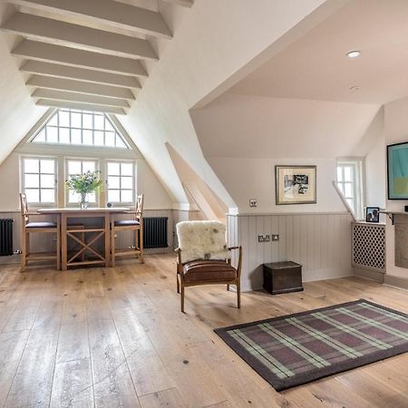 Amazing Penthouse, Stunning Views, Castle 2 Mins Apartment Edinburgh Ngoại thất bức ảnh