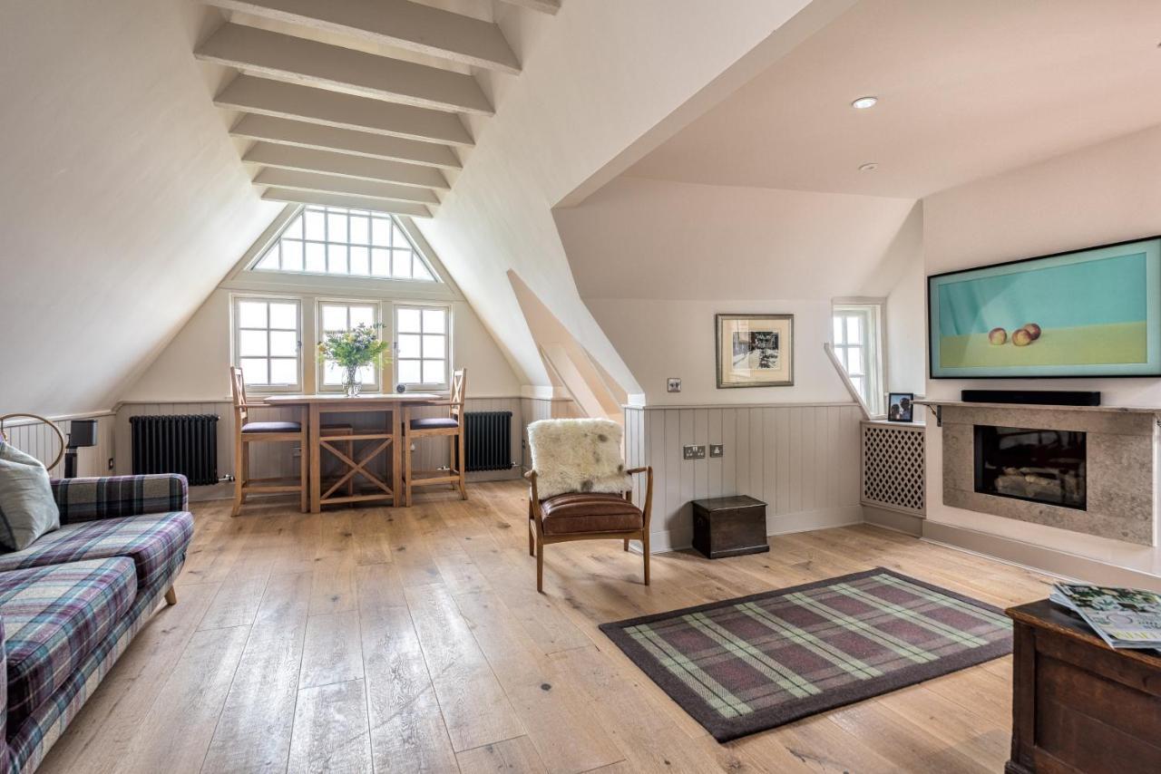 Amazing Penthouse, Stunning Views, Castle 2 Mins Apartment Edinburgh Ngoại thất bức ảnh